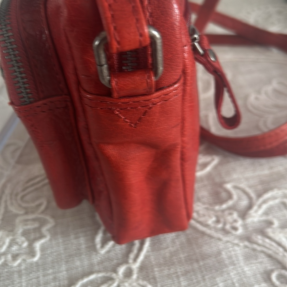 Spike & Sparrow Red Leather Camera Bag Style Crossbody - Picture 5 of 16
